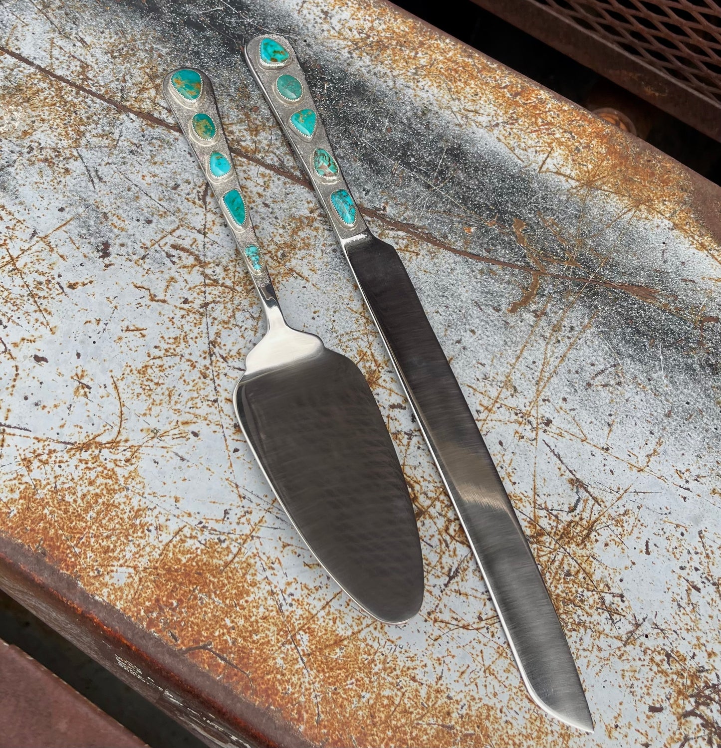 The Sophie Cake Serving Set - Handcrafted with Genuine Turquoise