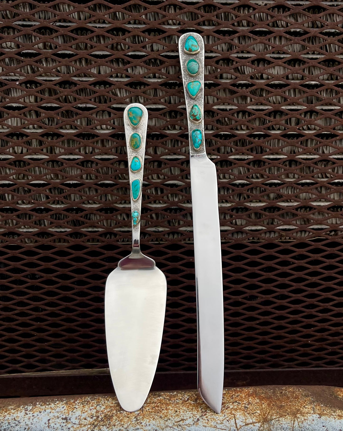 The Sophie Cake Serving Set - Handcrafted with Genuine Turquoise