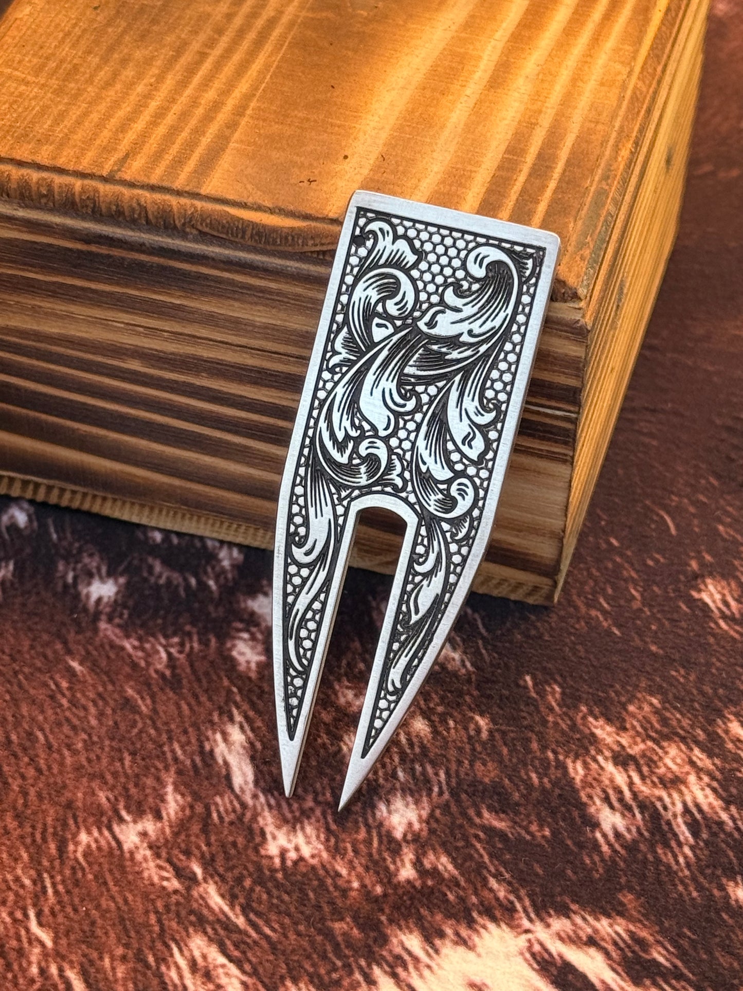 Engraved Gold Divot Tool – Golf Repair Tool