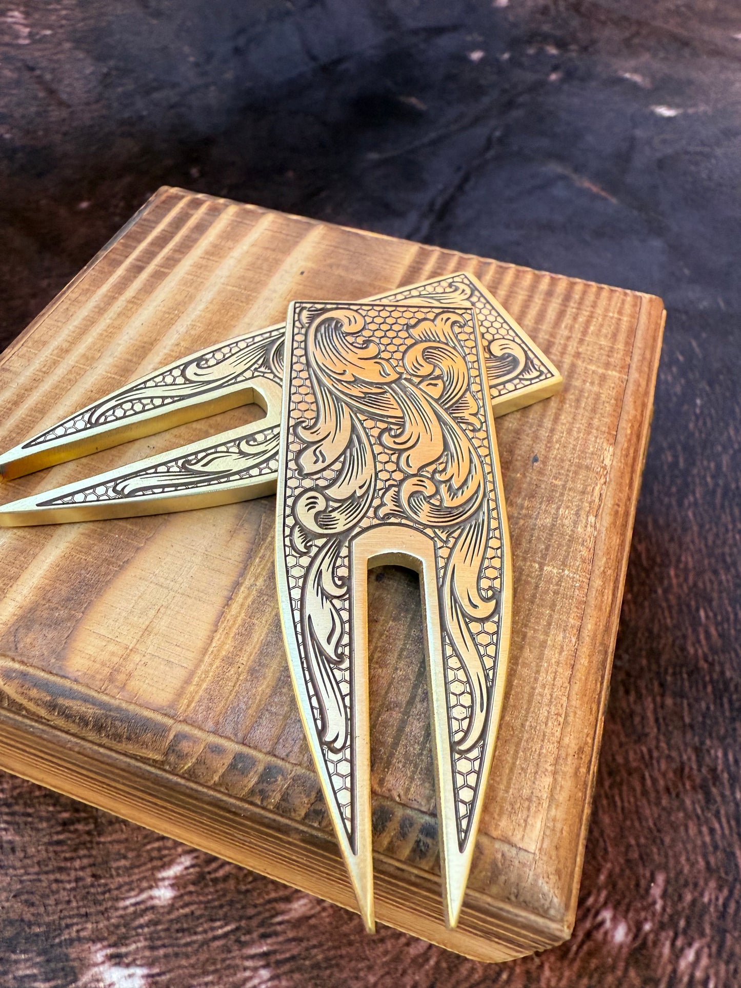 Engraved Gold Divot Tool – Golf Repair Tool